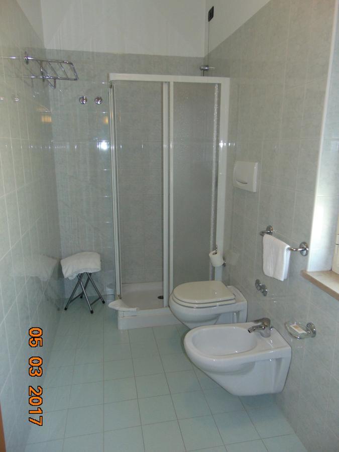 Hotel Mazzocchetti Citta Sant'Angelo Bagian luar foto