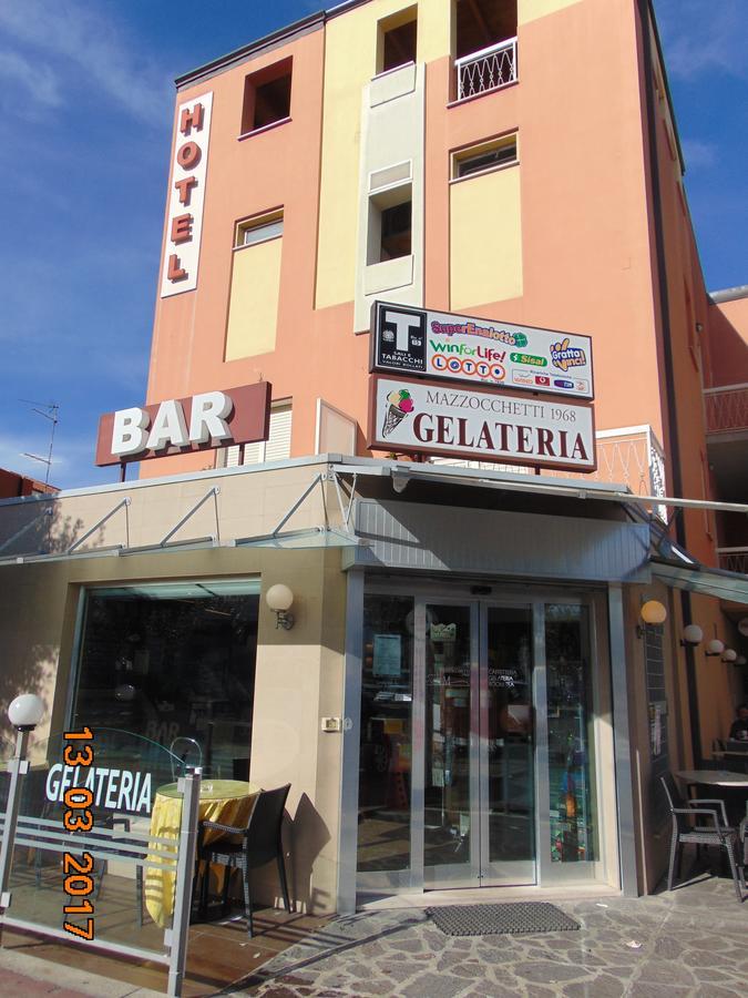 Hotel Mazzocchetti Citta Sant'Angelo Bagian luar foto